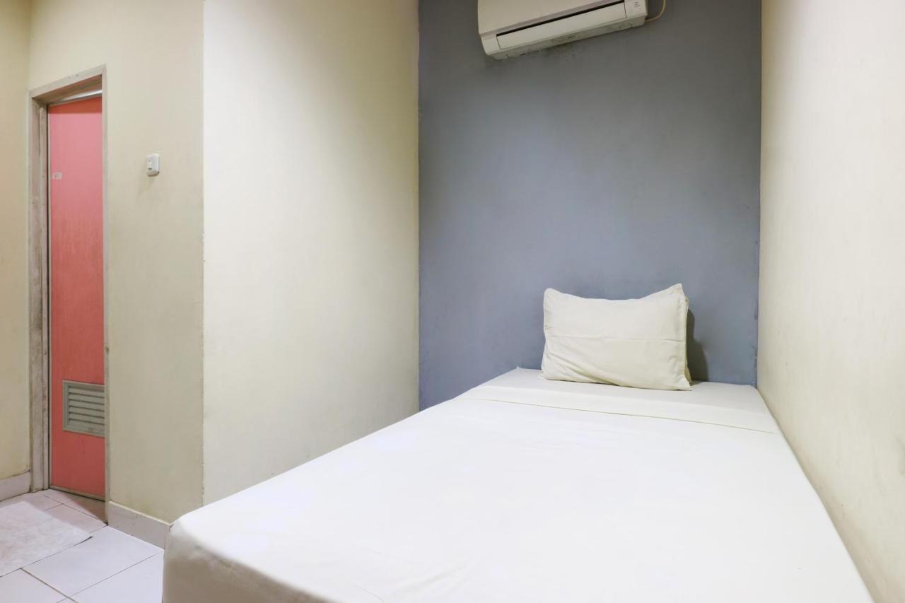 Sabrina Guest House Jakarta Exteriör bild